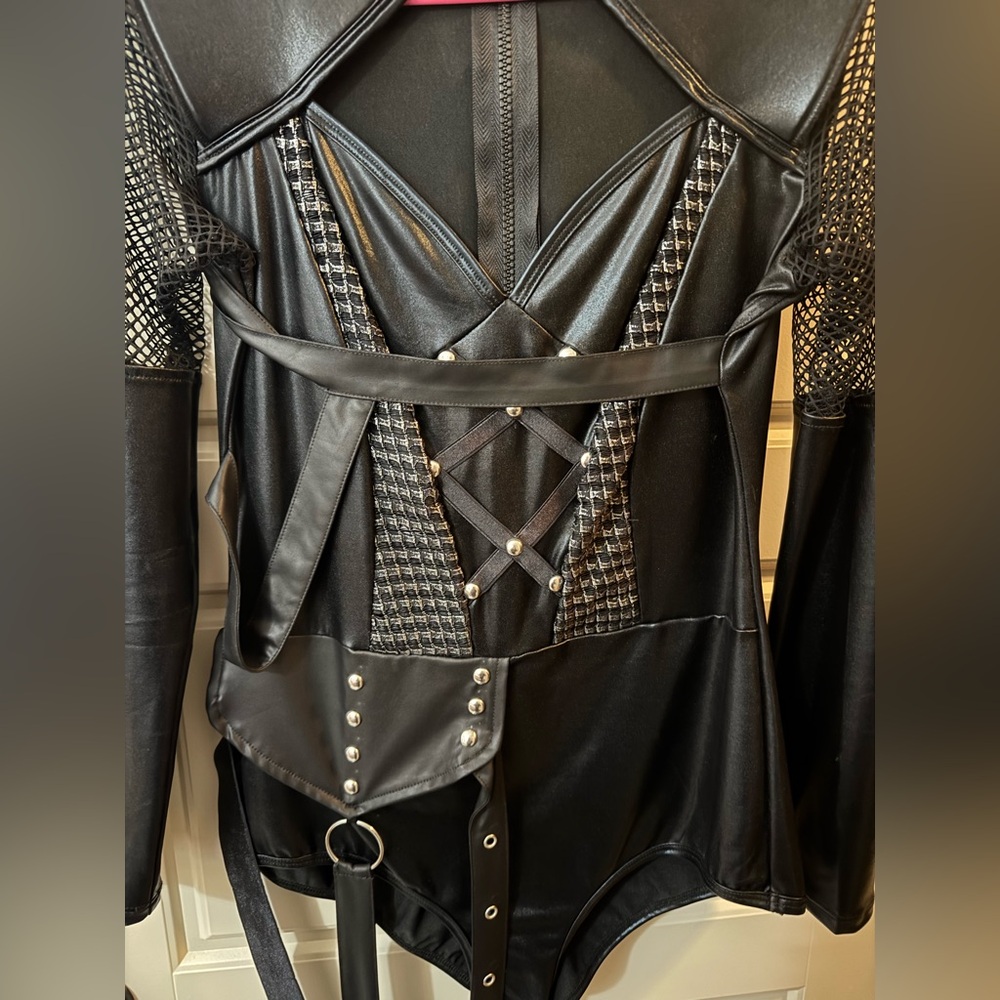 Leg Avenue Women's Villainess Vixen Sexy Cat Woman
Costume Medium 🖤 - Picture 8 of 16